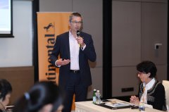 结构简洁、系统重量减轻近30%以及高效的制动力也是其优点所在？外汇mt4跟单软件